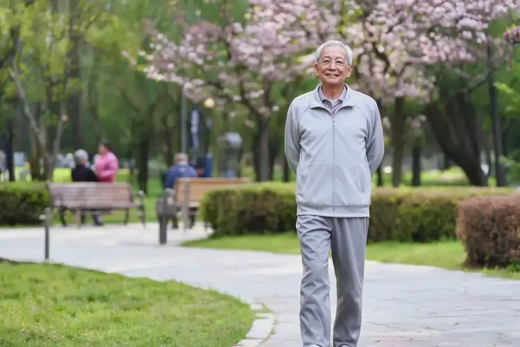 老年人手臂出濕疹不管它會自己痊愈嗎(圖1)