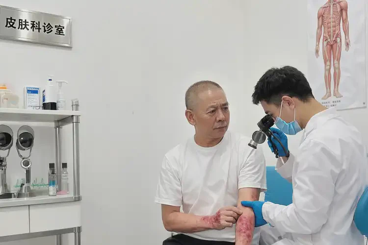 男生全身經(jīng)常起濕疹能徹底自愈嗎(圖3)