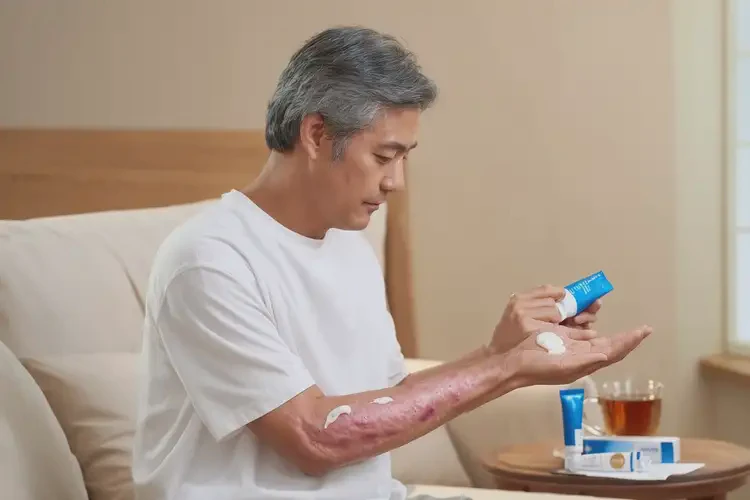 男生全身經(jīng)常起濕疹能徹底自愈嗎(圖1)