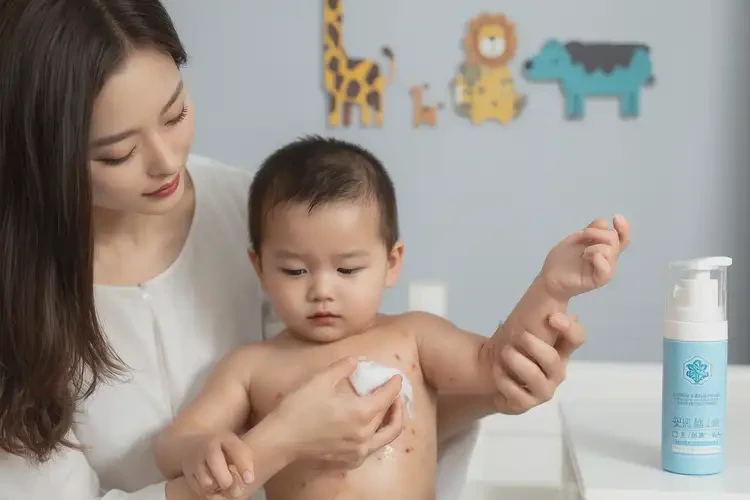 寶寶手臂上容易起濕疹不管它會自己自愈嗎(圖3)