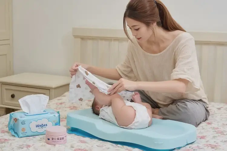 嬰幼兒屁股上出現(xiàn)濕疹不管它會自己自愈嗎(圖3)