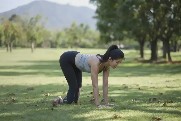 女生四肢經(jīng)常長濕疹能夠徹底治愈嗎(圖1)