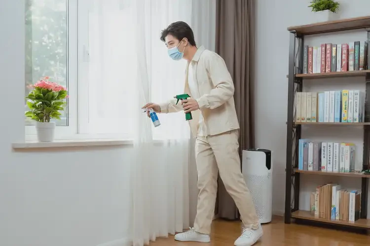 青年人腳上容易長濕疹能夠徹底治愈嗎(圖1)