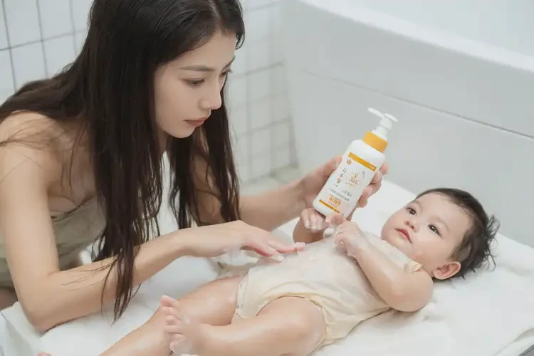 新生儿大腿偶尔长湿疹能靠自己自愈吗(图3)