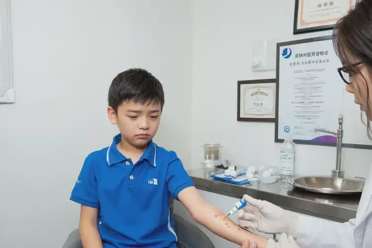 中學(xué)生全身偶爾起濕疹能夠徹底治愈嗎(圖3)