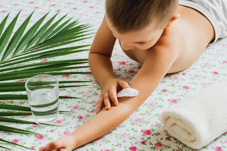 小孩全身經(jīng)常起濕疹可不可以徹底自愈(圖3)