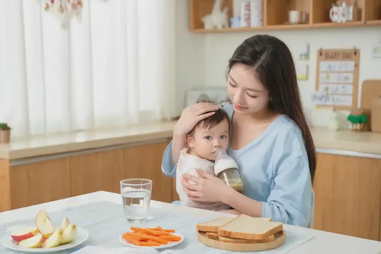 新生兒手上經(jīng)常起濕疹可不可以徹底自愈(圖1)