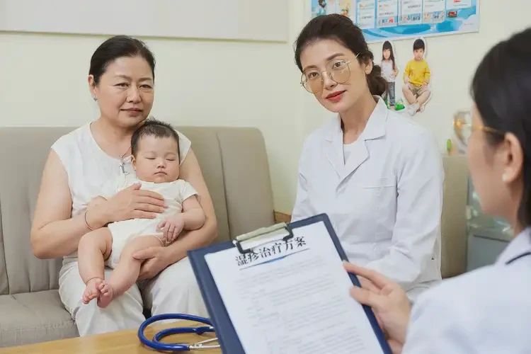 寶寶小腿上經(jīng)常長濕疹能靠自己自愈嗎(圖1)