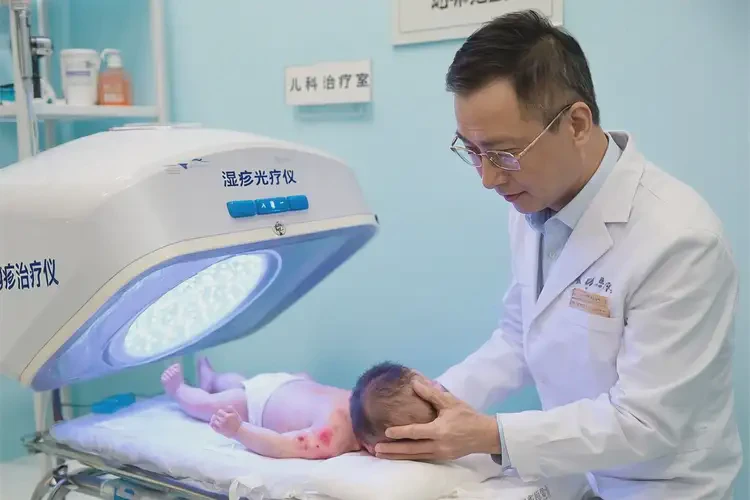 新生兒身上起濕疹能夠徹底治愈嗎(圖1)