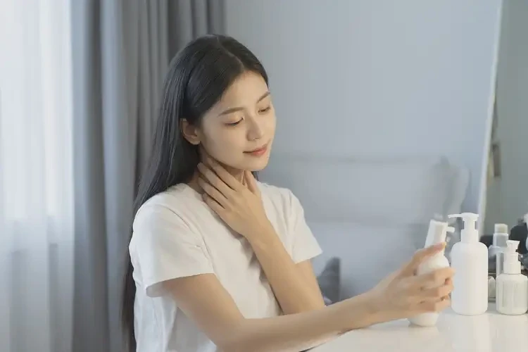 女生脖子上有湿疹可不可以彻底自愈(图2)