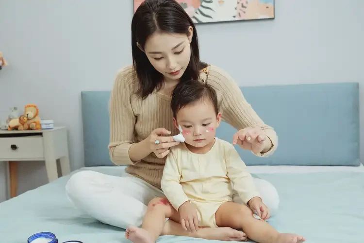 嬰幼兒臉上出現(xiàn)濕疹可以徹底自愈嗎(圖3)