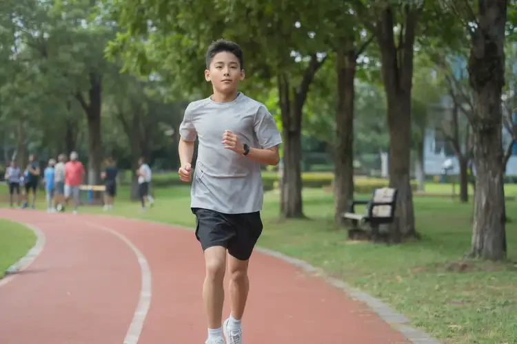 大學(xué)生脖子容易長(zhǎng)濕疹可以徹底自愈嗎(圖1)