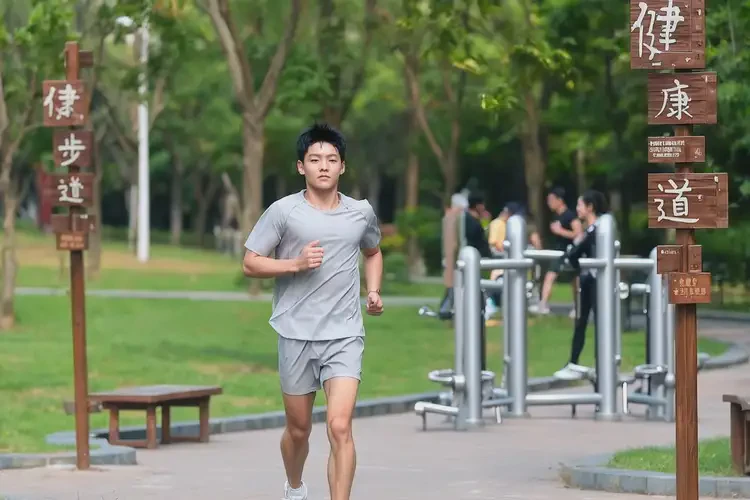 大學(xué)生屁股上經(jīng)常起濕疹可以徹底自愈嗎(圖1)