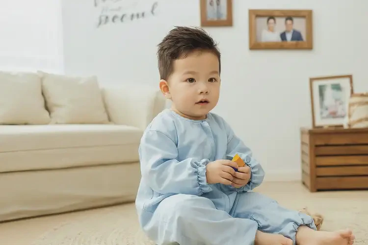 少兒大腿出現(xiàn)濕疹能夠徹底治愈嗎(圖1)