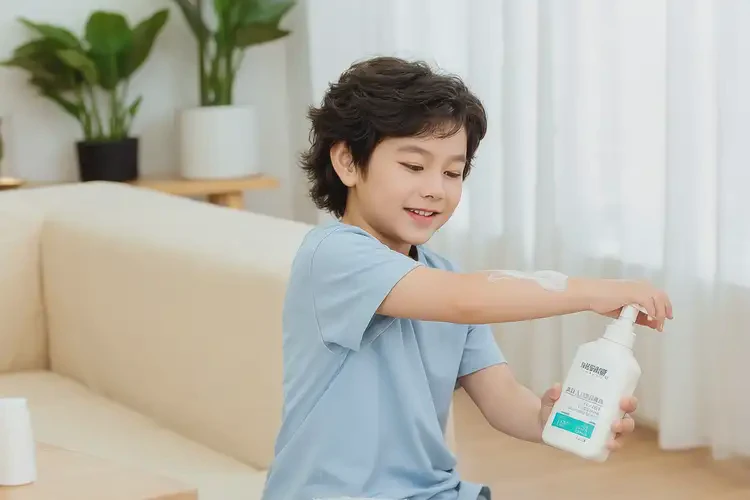 兒童手臂偶爾起濕疹可以徹底自愈嗎(圖1)