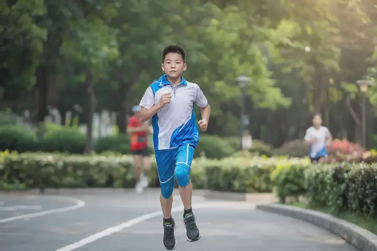 中學(xué)生小腿上出現(xiàn)濕疹能不能徹底自愈(圖1)