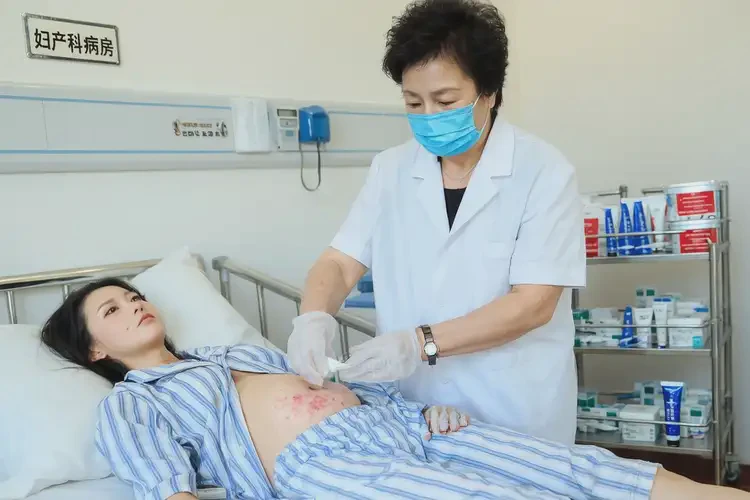 產(chǎn)婦肚子上容易起濕疹不管它會自己痊愈嗎(圖3)