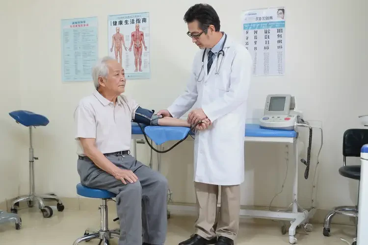 老年人屁股上偶爾長(zhǎng)濕疹不管它會(huì)自己好嗎(圖1)