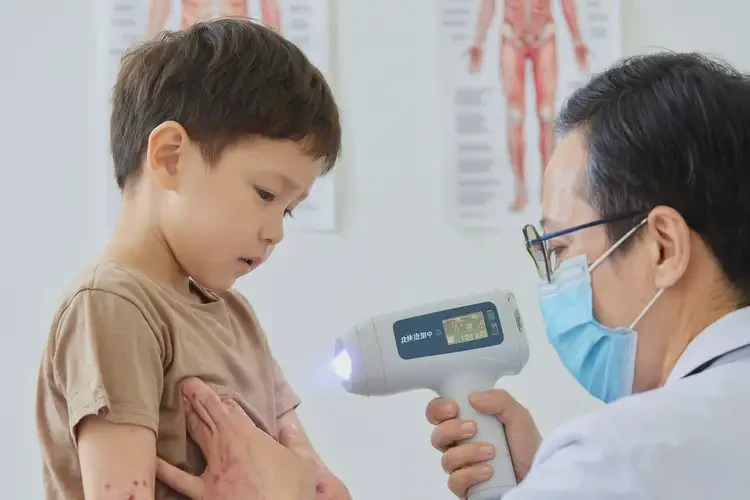 小儿身上有湿疹可以彻底自愈吗(图4)