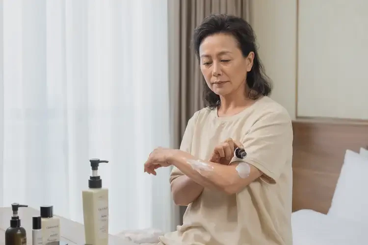 女生手臂經(jīng)常起濕疹不管它會自己好嗎(圖2)