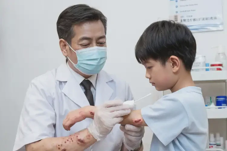 兒童手臂上容易長濕疹能夠徹底治愈嗎(圖3)