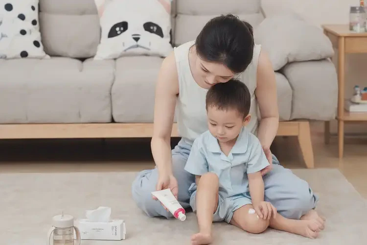 少兒肚子上偶爾長(zhǎng)濕疹能夠徹底治愈嗎(圖2)