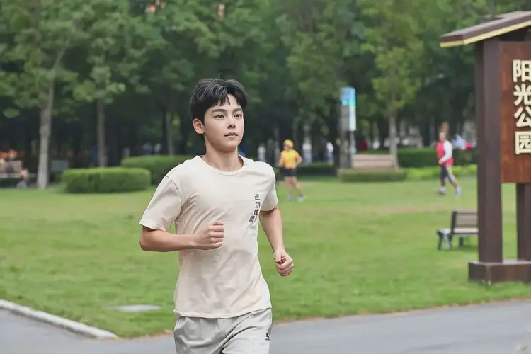 青少年手臂上容易起濕疹能靠自己自愈嗎(圖2)