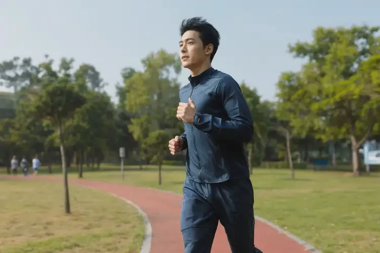 青年人四肢容易長濕疹可不可以徹底自愈(圖1)