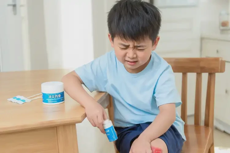 小學(xué)生屁股上偶爾長(zhǎng)濕疹不管它會(huì)自己自愈嗎(圖2)