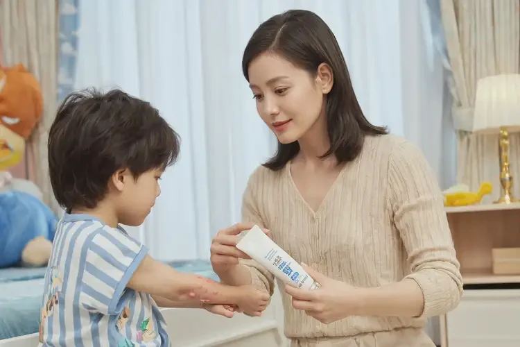 小兒手臂長濕疹不管它會自己好嗎(圖2)