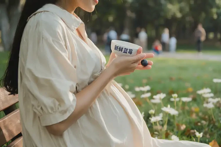 懷孕四個(gè)多月吃藍(lán)莓可以嗎(圖3)