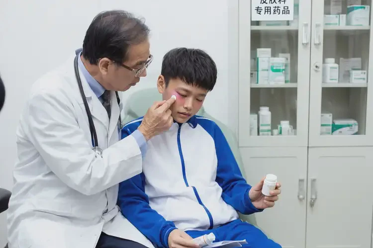 中學(xué)生面部偶爾起濕疹不管它會自己痊愈嗎(圖3)