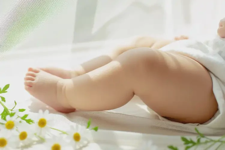 嬰兒小腿上偶爾長濕疹能夠徹底治愈嗎(圖2)