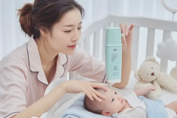 嬰兒腳上出現(xiàn)濕疹不管它會自己自愈嗎(圖3)