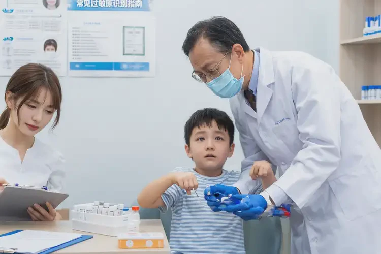 兒童小腿長(zhǎng)濕疹能夠徹底治愈嗎(圖1)