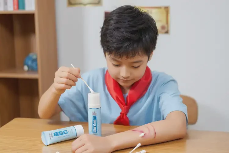 小学生手臂偶尔长湿疹能不能彻底自愈(图2)