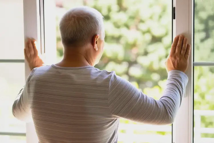 高齡老人全身經(jīng)常長(zhǎng)濕疹能夠徹底治愈嗎(圖1)