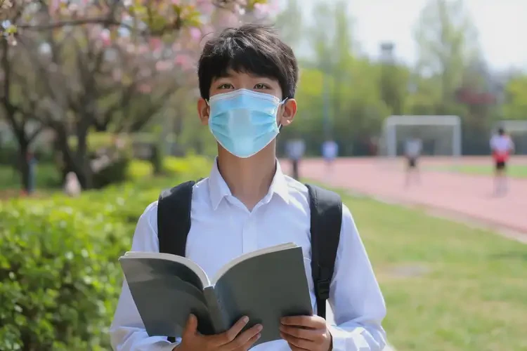 中學(xué)生臉上有濕疹能靠自己自愈嗎(圖1)