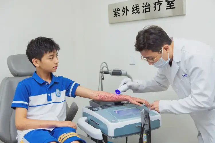 中學(xué)生全身經(jīng)常起濕疹能夠徹底治愈嗎(圖2)