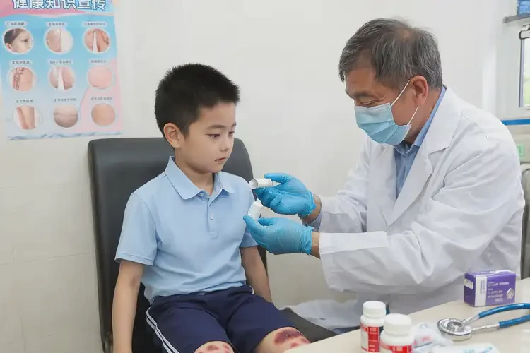 小學生大腿經(jīng)常長濕疹能靠自己自愈嗎(圖3)