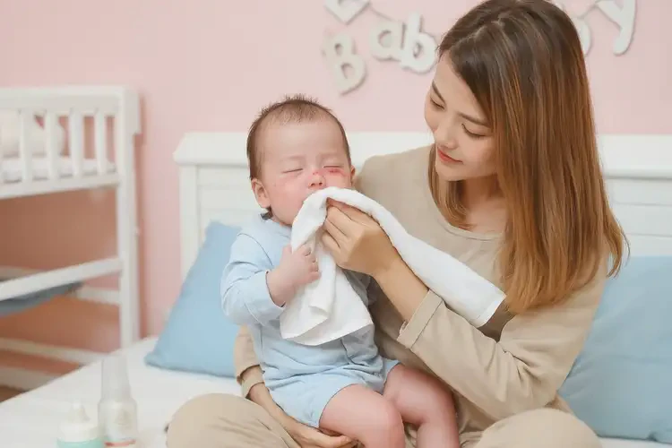 新生兒面部容易長(zhǎng)濕疹可以徹底自愈嗎(圖3)