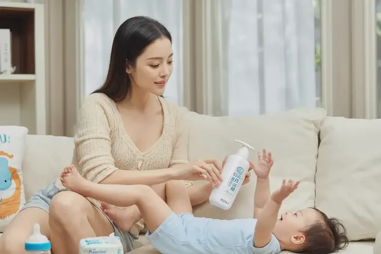 嬰兒手臂有濕疹不管它會(huì)自己痊愈嗎(圖3)