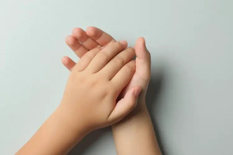 孩子手上經(jīng)常長(zhǎng)濕疹不管它會(huì)自己自愈嗎(圖1)