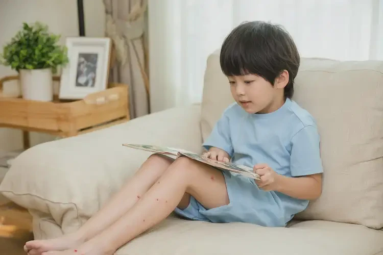 儿童小腿上经常起湿疹能够彻底治愈吗(图2)