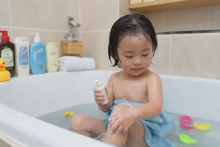 小儿全身偶尔长湿疹能够彻底治愈吗(图2)