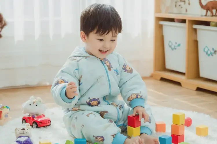 小兒脖子上容易起濕疹能靠自己自愈嗎(圖2)