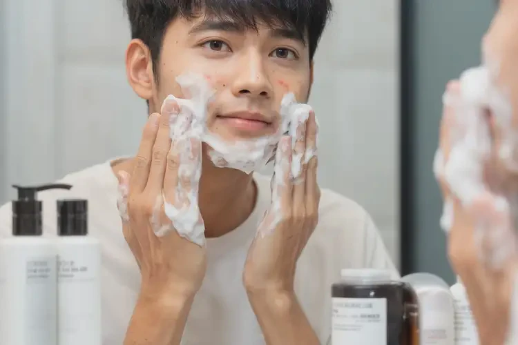 大学生脸上偶尔起湿疹不管它会自己自愈吗(图3)