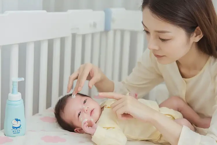 新生兒脖子容易長(zhǎng)濕疹不管它會(huì)自己自愈嗎(圖3)