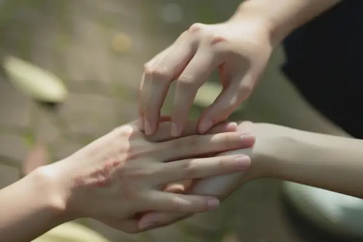 青年人手上有濕疹不管它會自己好嗎(圖1)