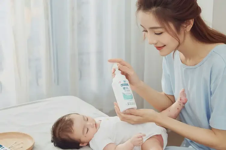 婴儿大腿上容易长湿疹能够彻底治愈吗(图2)